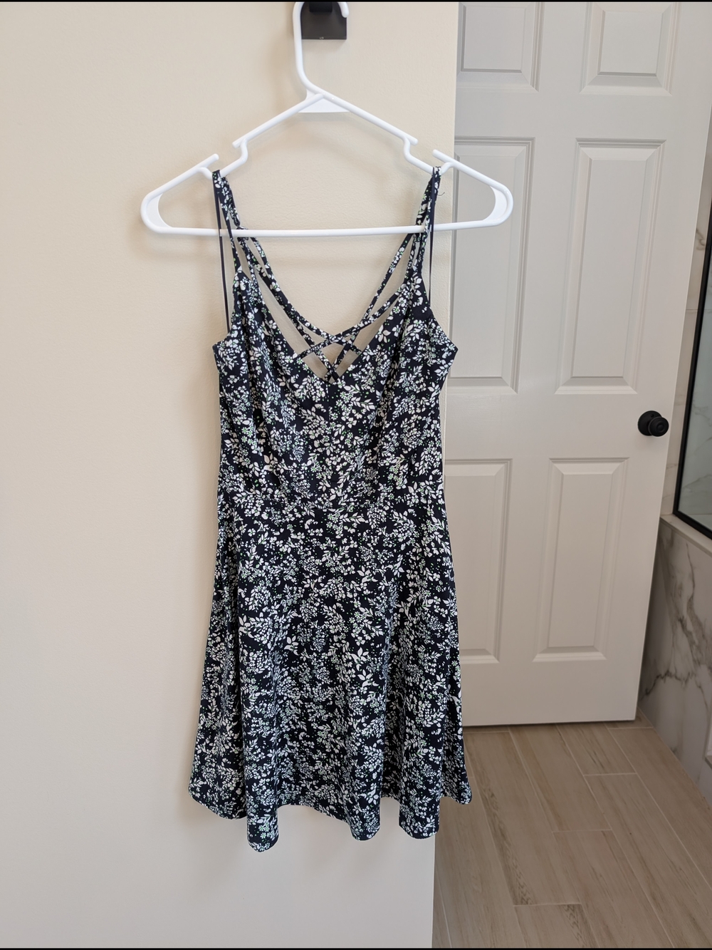 nine britton Black Floral Crisscross Mini Dress